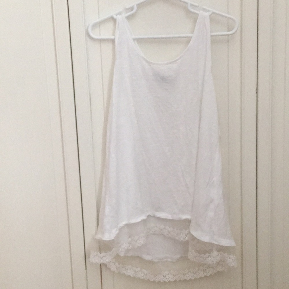 White flowy tanktop